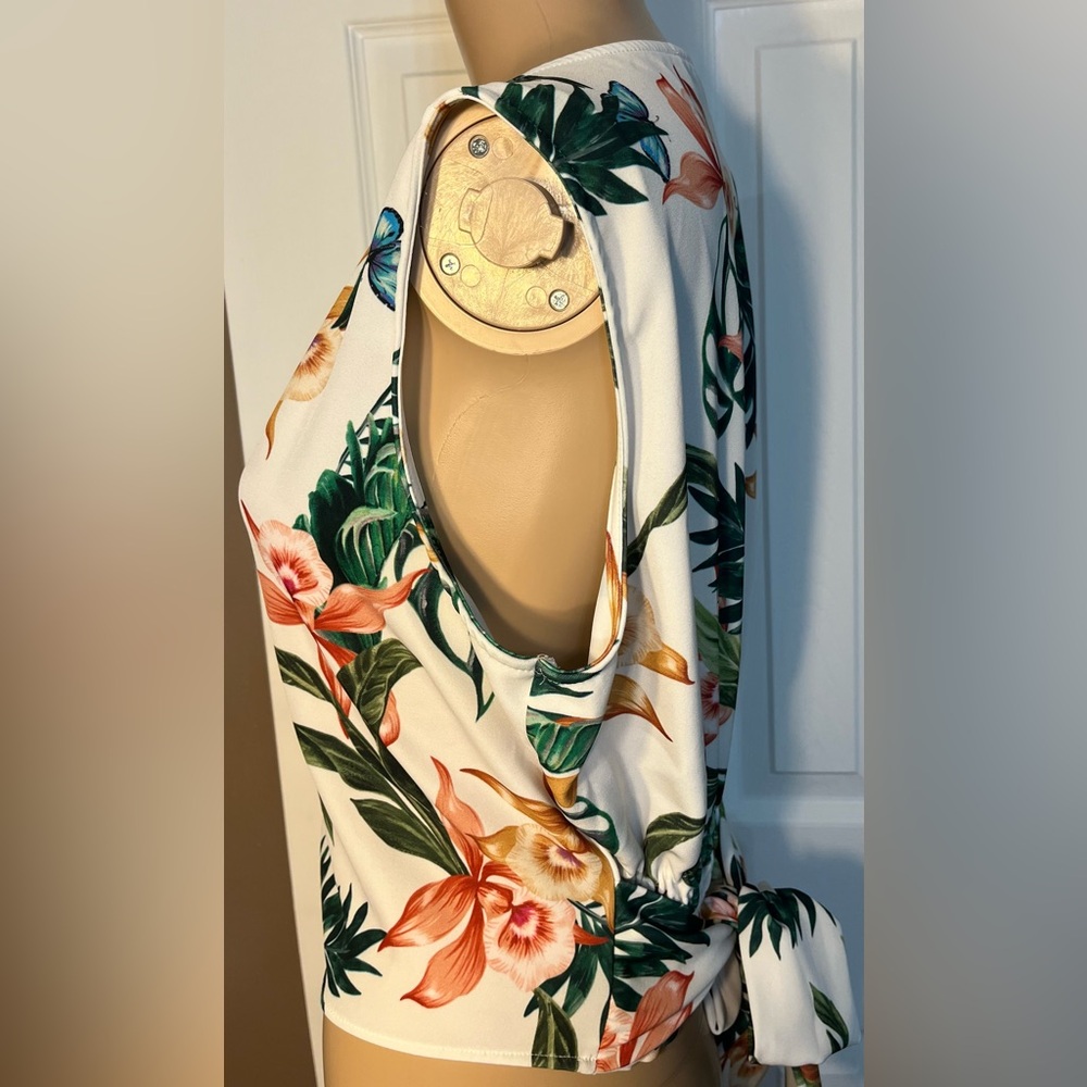 Alk Glamour  Woman’s Top Cream and Green Size G - Picture 3 of 10